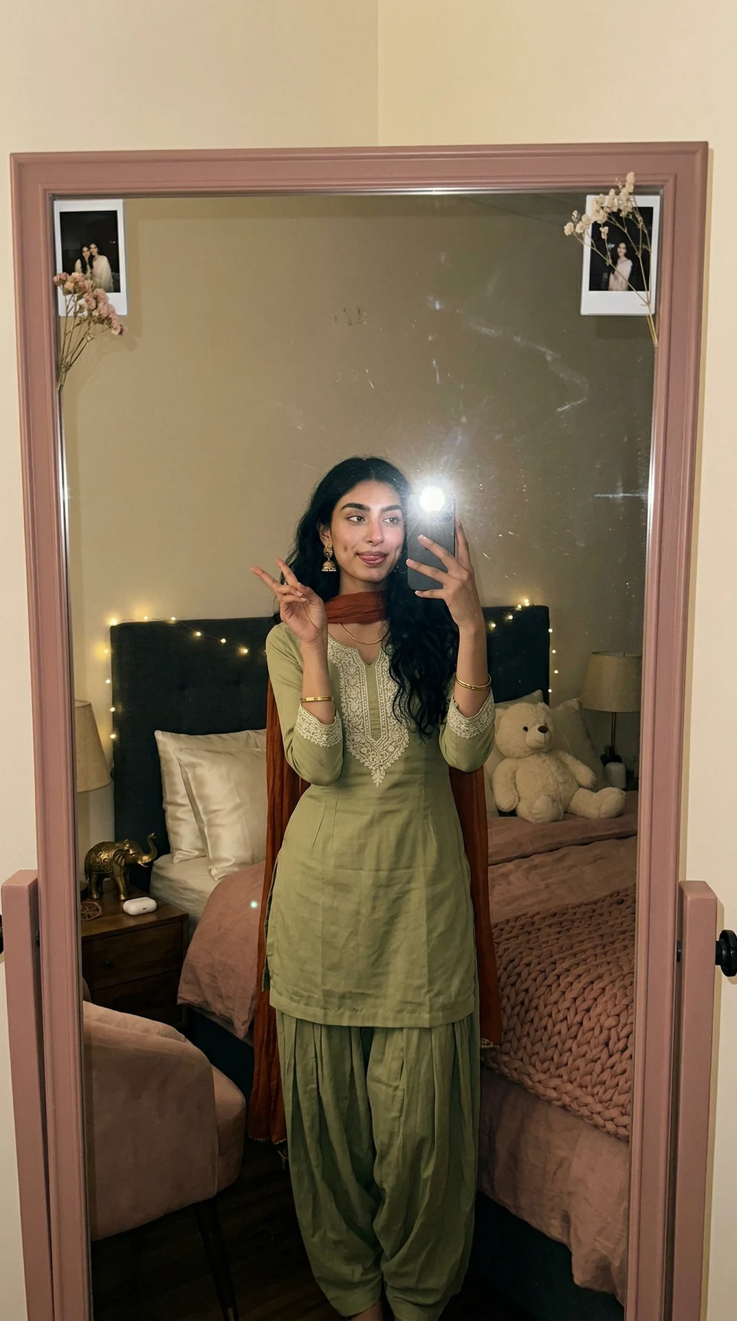 Mirror selfie 02