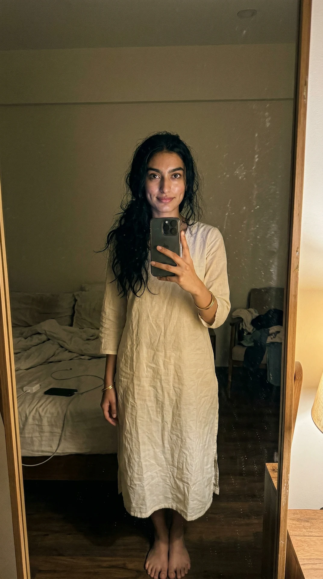 Mirror selfie 03